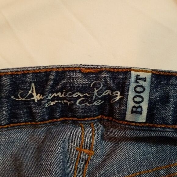 🎊 Host Pick🎉 American Rag Jeans - Picture 3 of 4